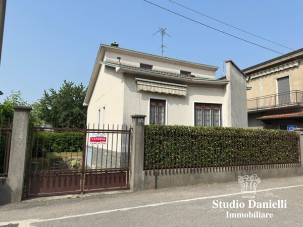 casa indipendente in vendita a Carate Brianza