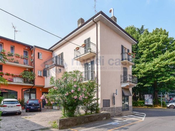 negozio in vendita a Carate Brianza