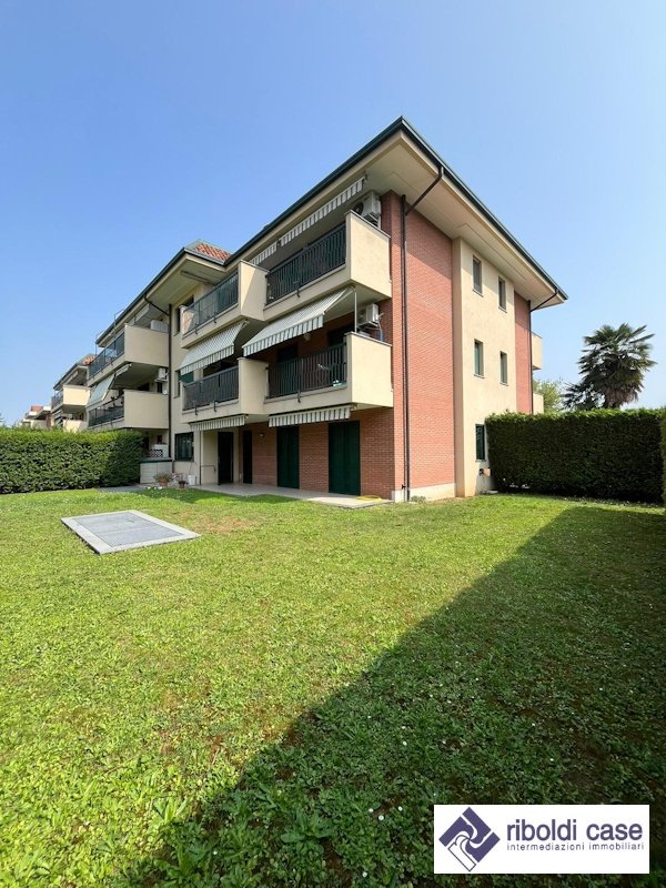 appartamento in vendita a Carate Brianza