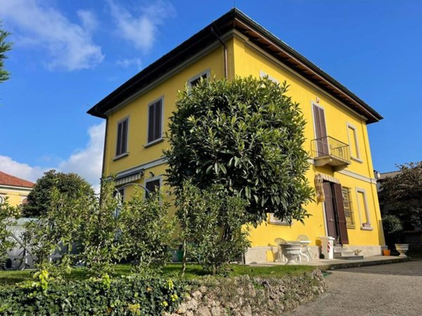 casa indipendente in vendita a Carate Brianza