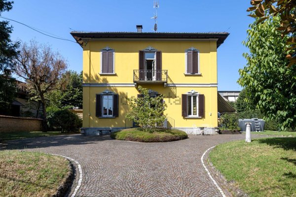 casa indipendente in vendita a Carate Brianza