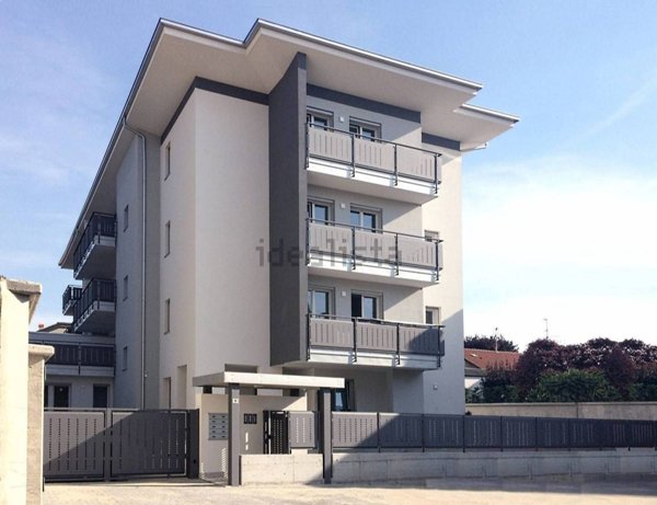 appartamento in vendita a Carate Brianza