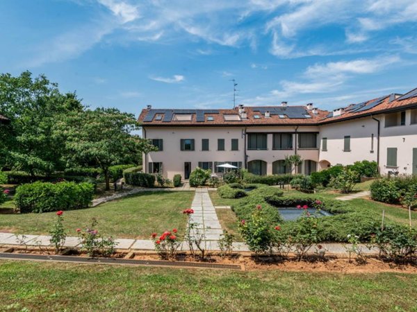 appartamento in vendita a Carate Brianza