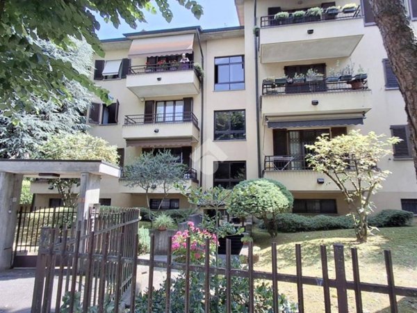 appartamento in vendita a Carate Brianza