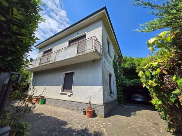 casa indipendente in vendita a Carate Brianza