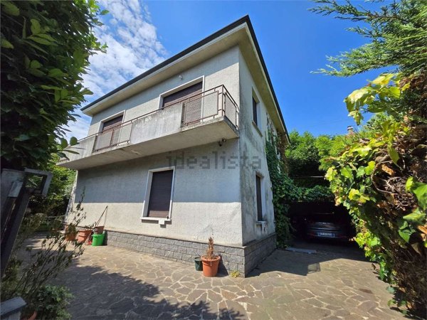 casa indipendente in vendita a Carate Brianza