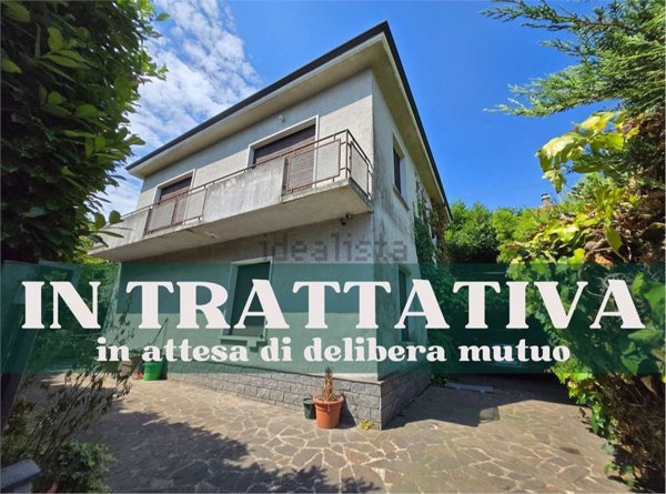 casa indipendente in vendita a Carate Brianza