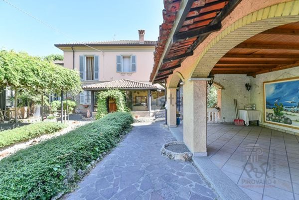 casa indipendente in vendita a Carate Brianza