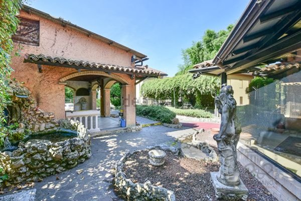 casa indipendente in vendita a Carate Brianza