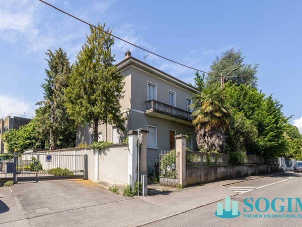 casa indipendente in vendita a Carate Brianza