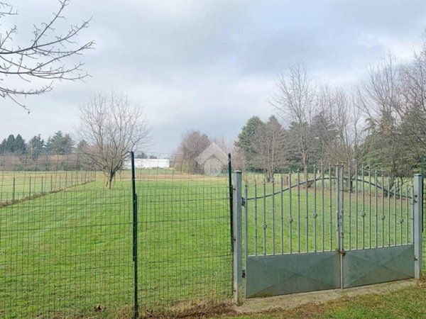 terreno edificabile in vendita a Carate Brianza