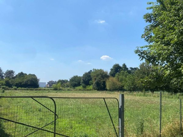 terreno edificabile in vendita a Carate Brianza