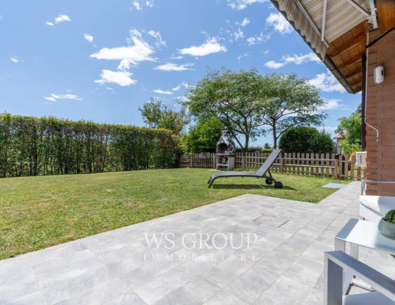 casa indipendente in vendita a Carate Brianza in zona Costa Lambro