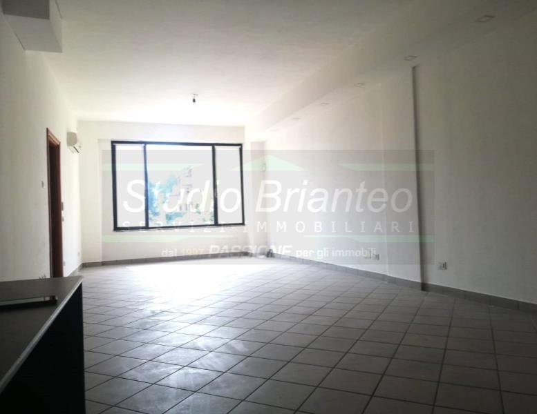 ufficio in vendita a Carate Brianza