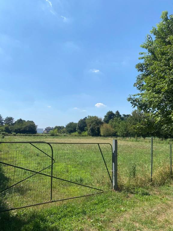 terreno edificabile in vendita a Carate Brianza