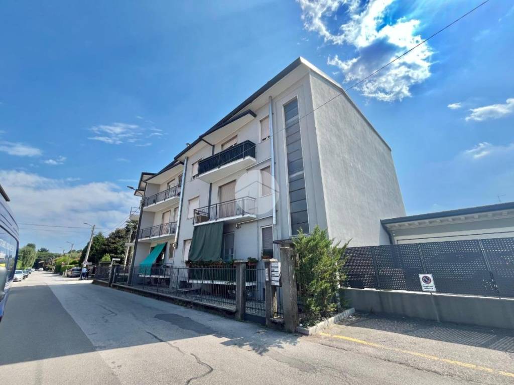 appartamento in vendita a Carate Brianza