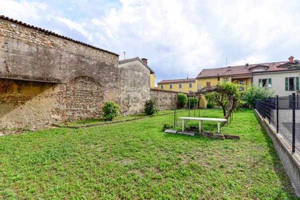 appartamento in vendita a Carate Brianza