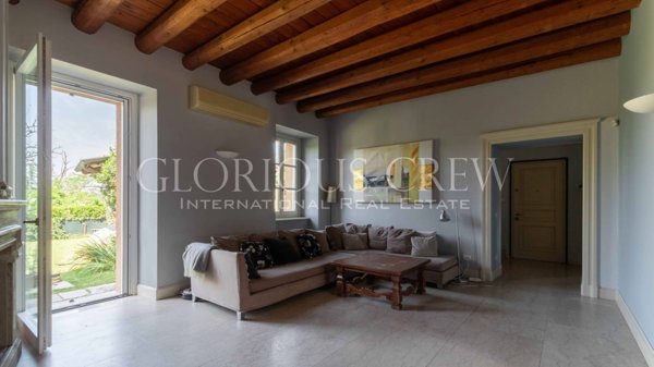 appartamento in vendita a Carate Brianza in zona Costa Lambro