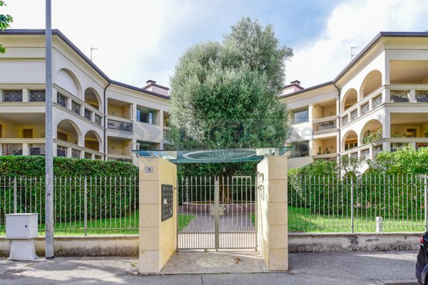 appartamento in vendita a Carate Brianza
