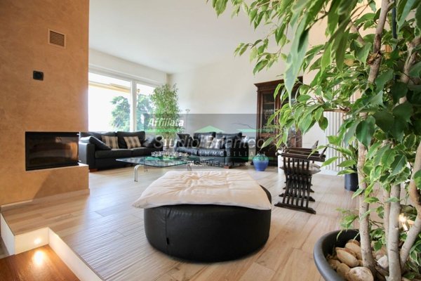 appartamento in vendita a Carate Brianza