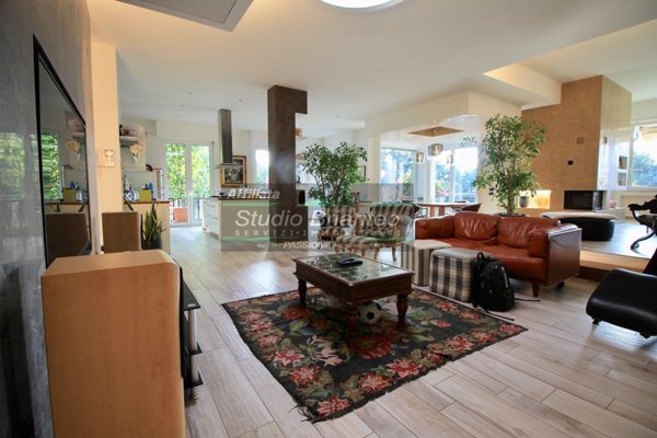 appartamento in vendita a Carate Brianza