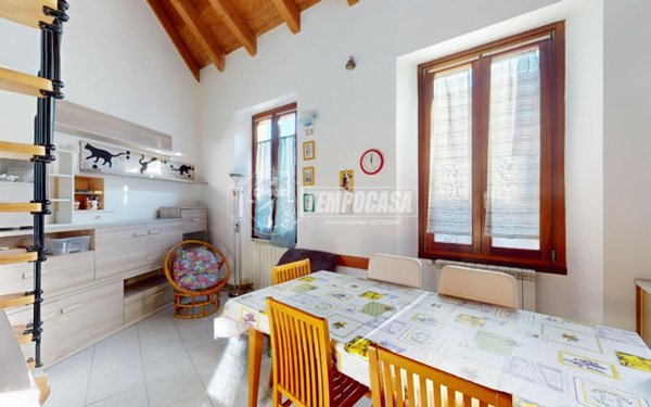 appartamento in vendita a Carate Brianza