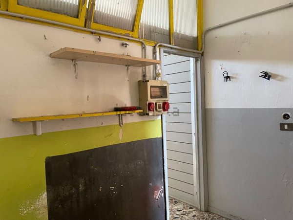 negozio in vendita a Carate Brianza
