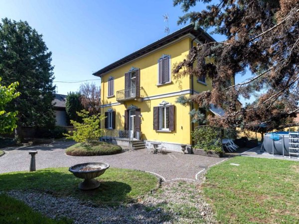 casa indipendente in vendita a Carate Brianza