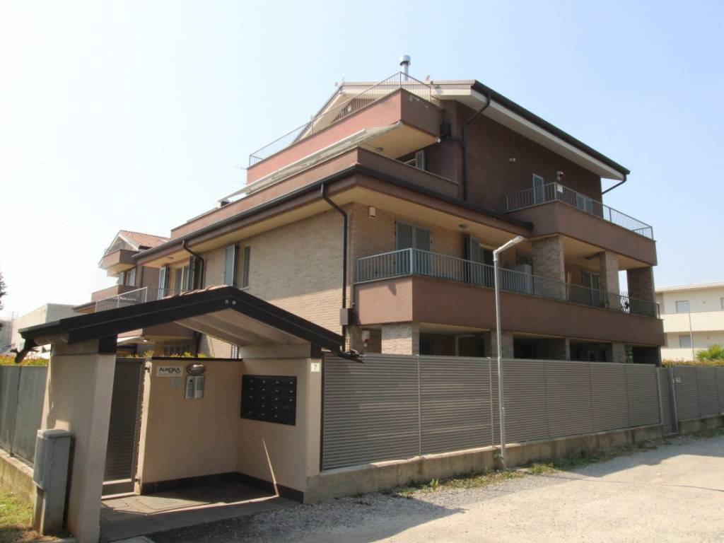 appartamento in vendita a Carate Brianza