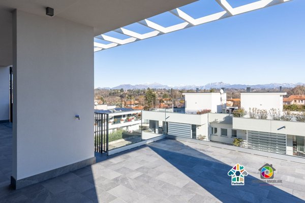 appartamento in vendita a Carate Brianza