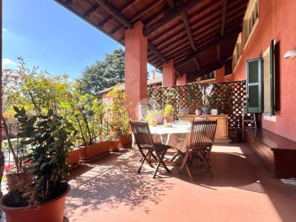 appartamento in vendita a Carate Brianza in zona Costa Lambro