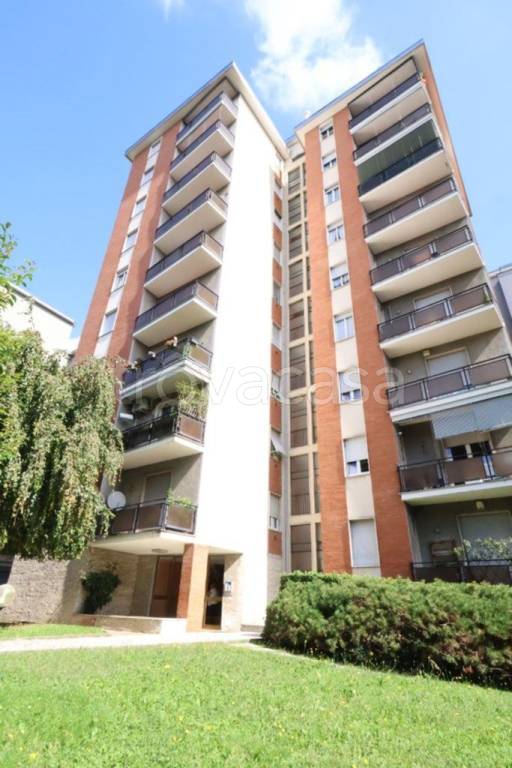 appartamento in vendita a Carate Brianza