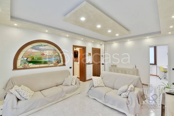 appartamento in vendita a Carate Brianza