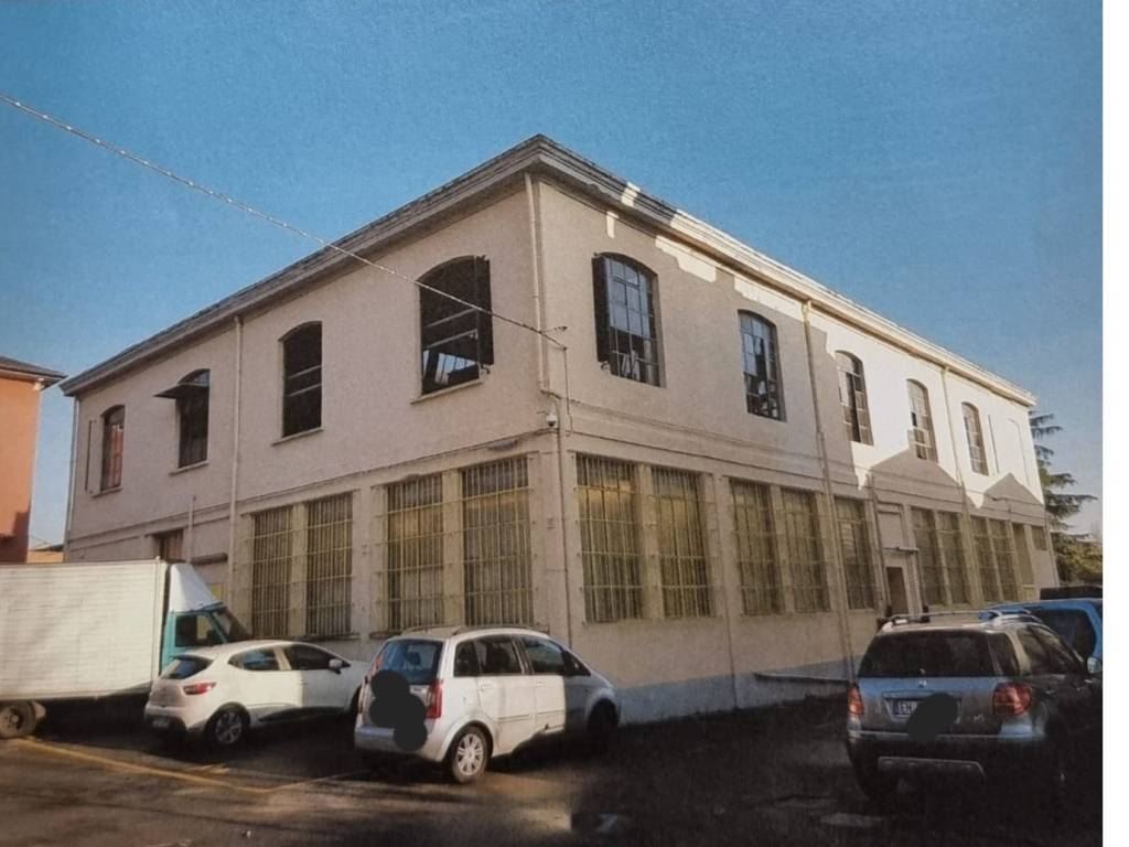 negozio in vendita a Carate Brianza