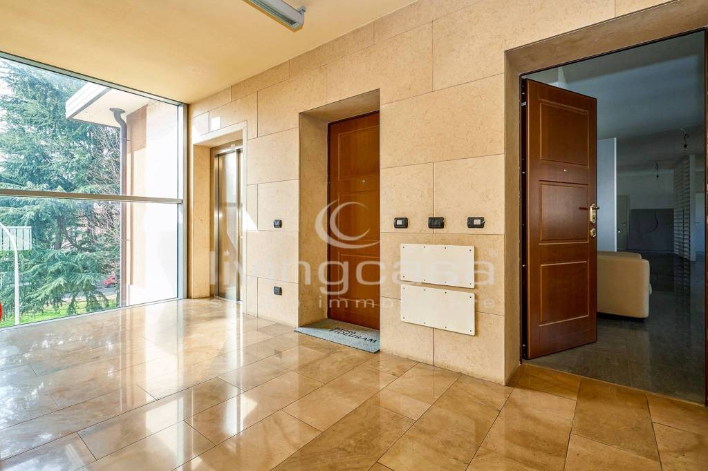 attico in vendita a Carate Brianza