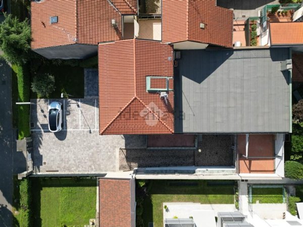 appartamento in vendita a Carate Brianza