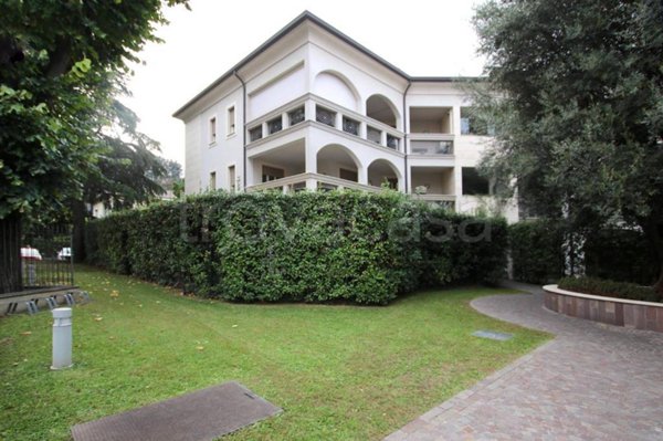 appartamento in vendita a Carate Brianza