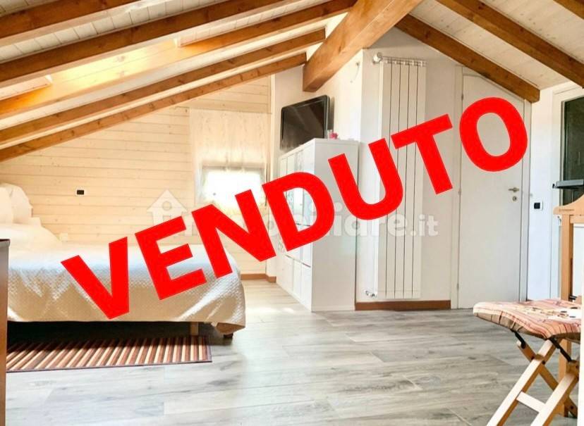 appartamento in vendita a Carate Brianza