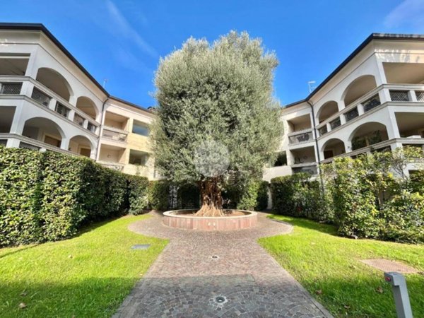 appartamento in vendita a Carate Brianza