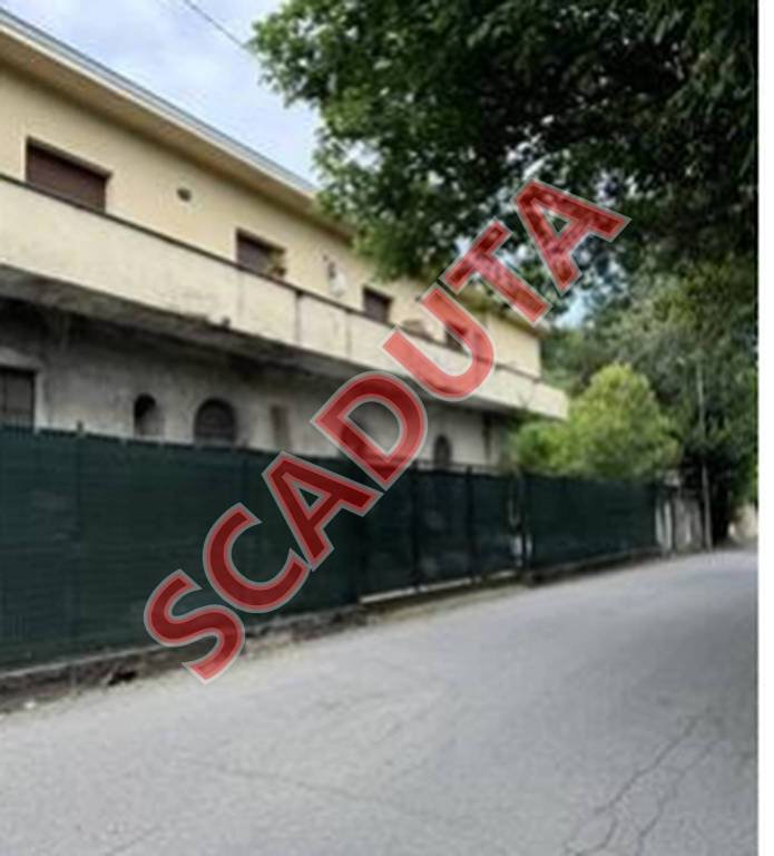 negozio in vendita a Carate Brianza