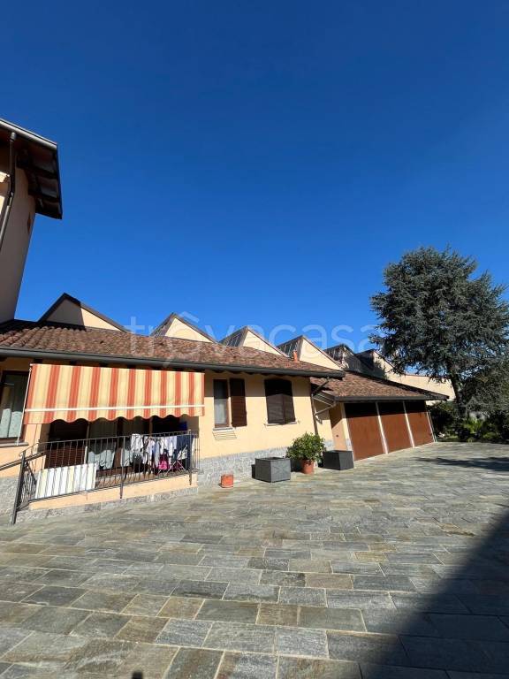 appartamento in vendita a Carate Brianza