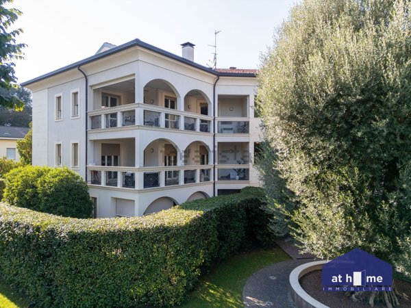 appartamento in vendita a Carate Brianza