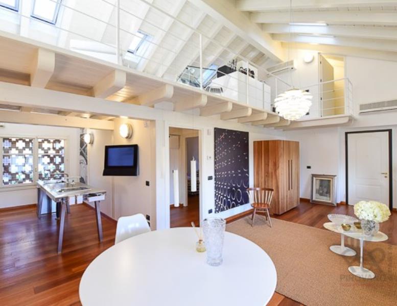 appartamento in vendita a Carate Brianza