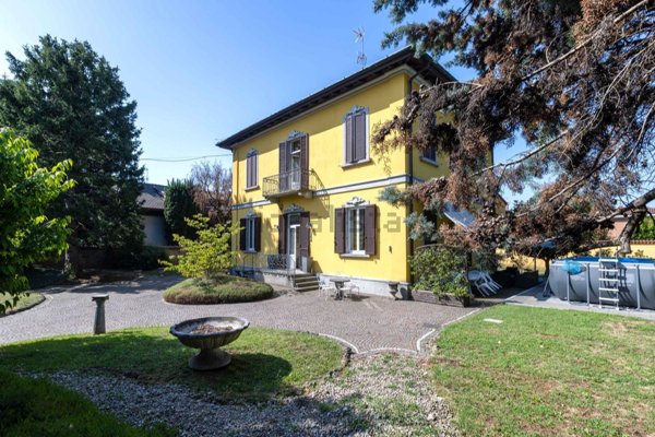 casa indipendente in vendita a Carate Brianza