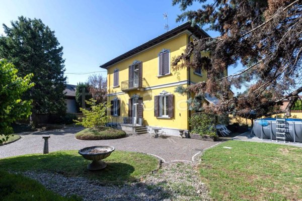 casa indipendente in vendita a Carate Brianza