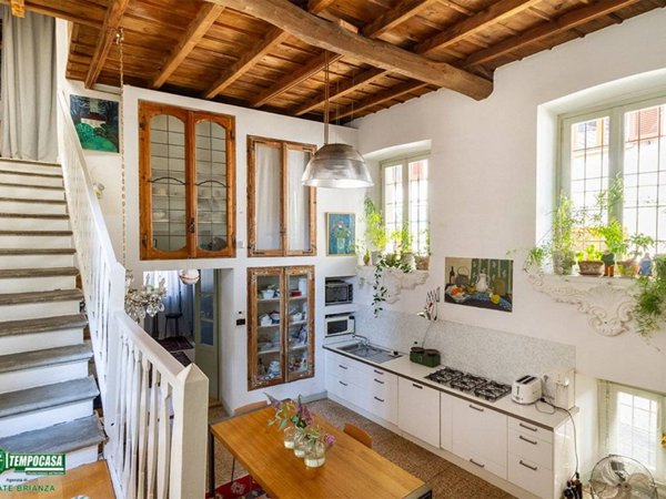 casa indipendente in vendita a Carate Brianza in zona Agliate