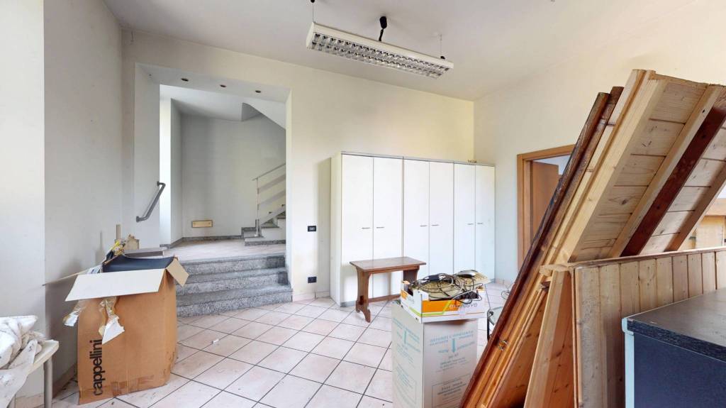 capannone in vendita a Carate Brianza