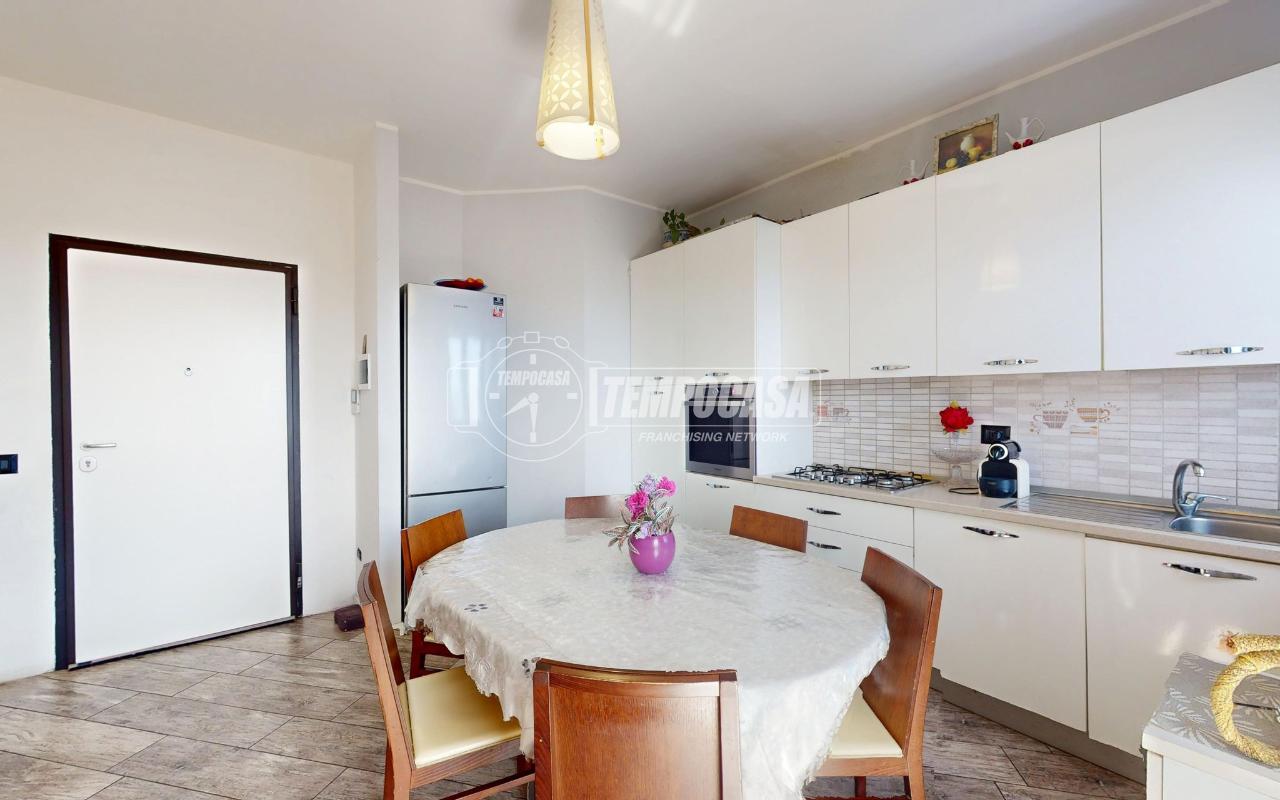 appartamento in vendita a Carate Brianza