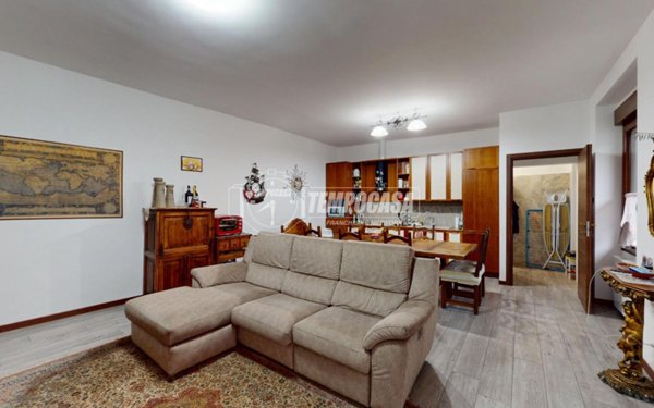 appartamento in vendita a Carate Brianza