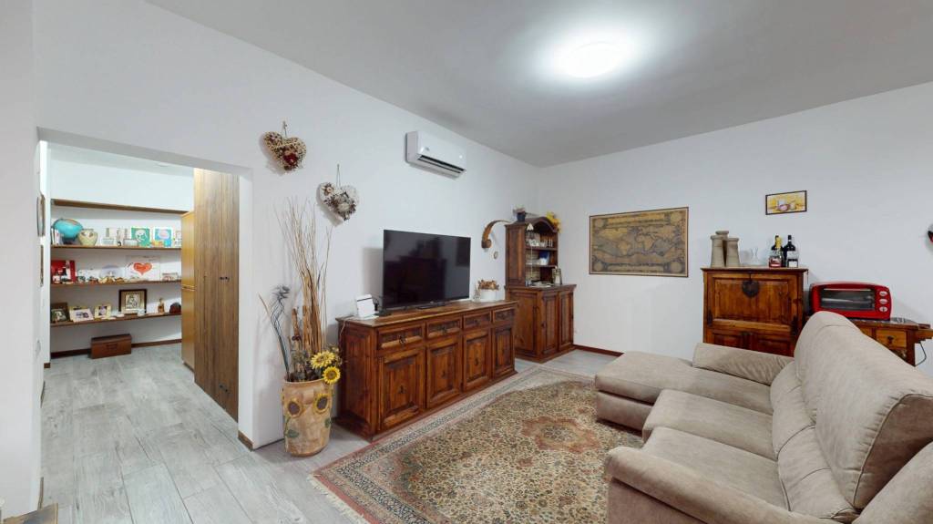 appartamento in vendita a Carate Brianza in zona Agliate